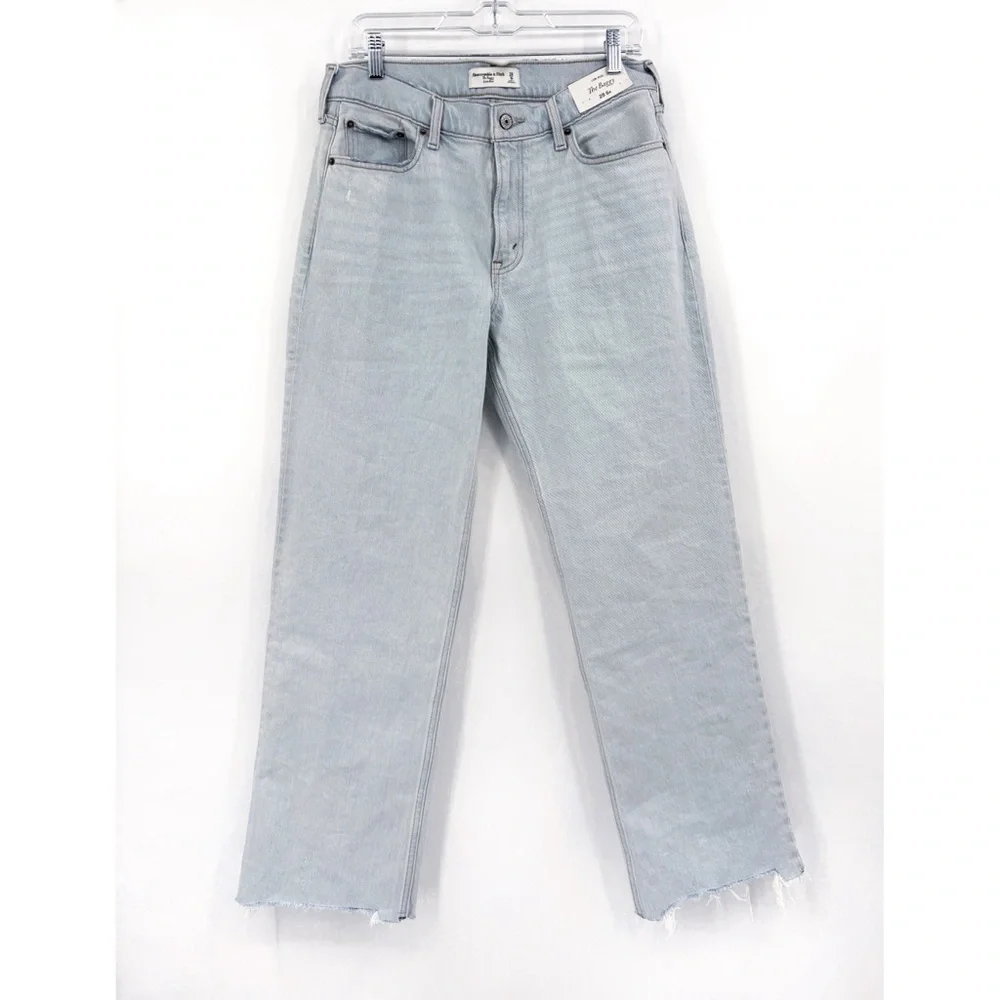 ABERCROMBIE The Baggy Low Rise Jean in Light Blue 28/6R